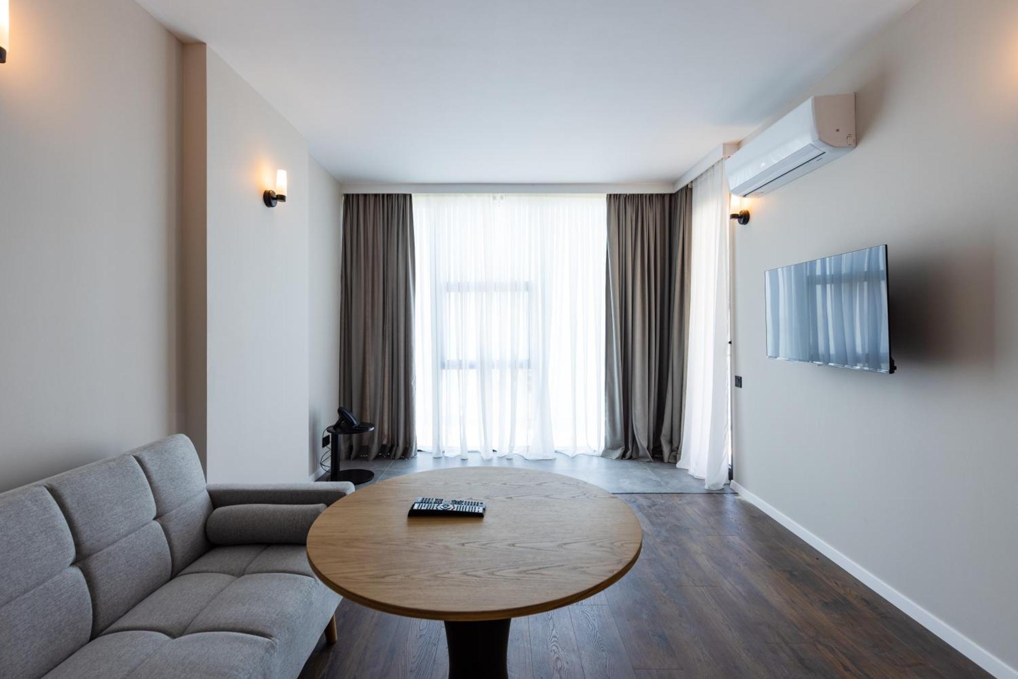 Aqua Batumi Hotel & Apartments Exterior foto